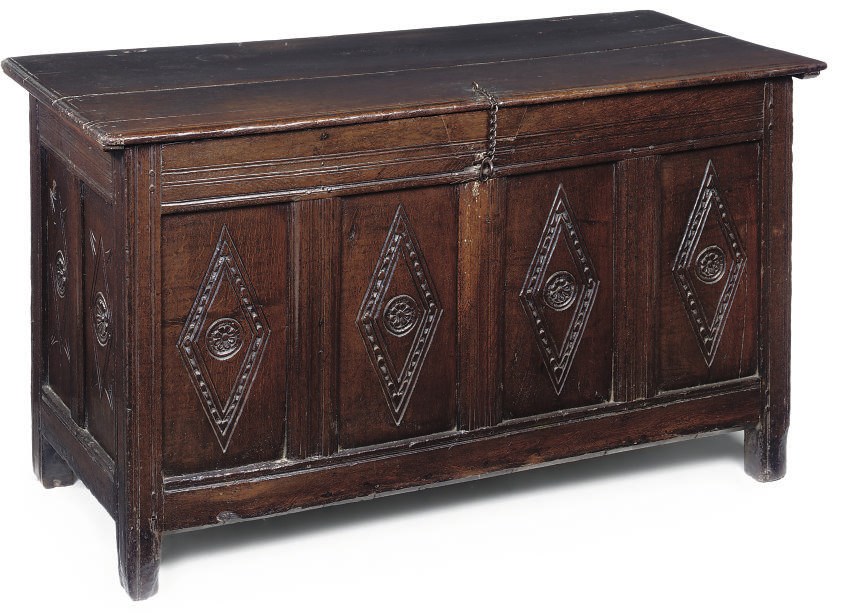 AN ENGLISH OAK CHEST
