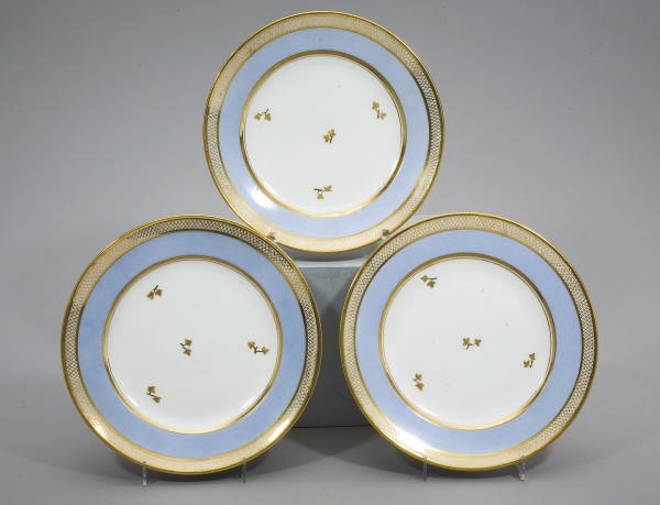 SIX ASSIETTES A DESSERT EN PORCELAINE DE PARIS (DAGOTY) DU XIXEME SIECLE