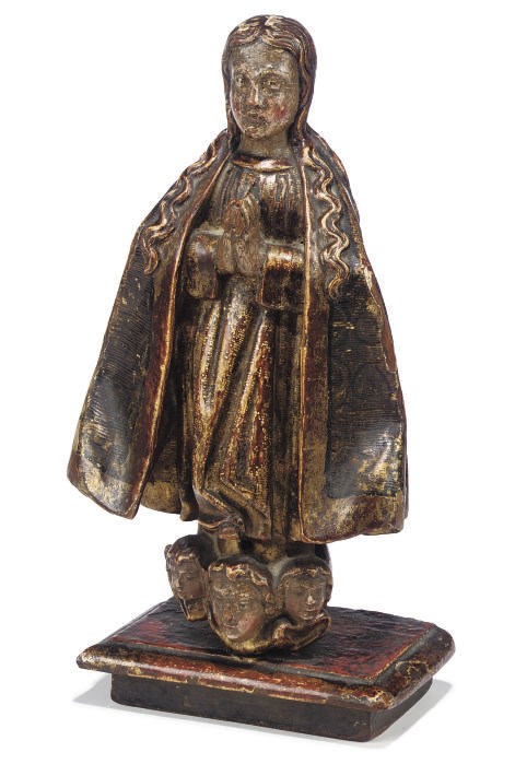 A SPANISH GILTWOOD AND GESSO FIGURE OF THE VIRGIN MARY