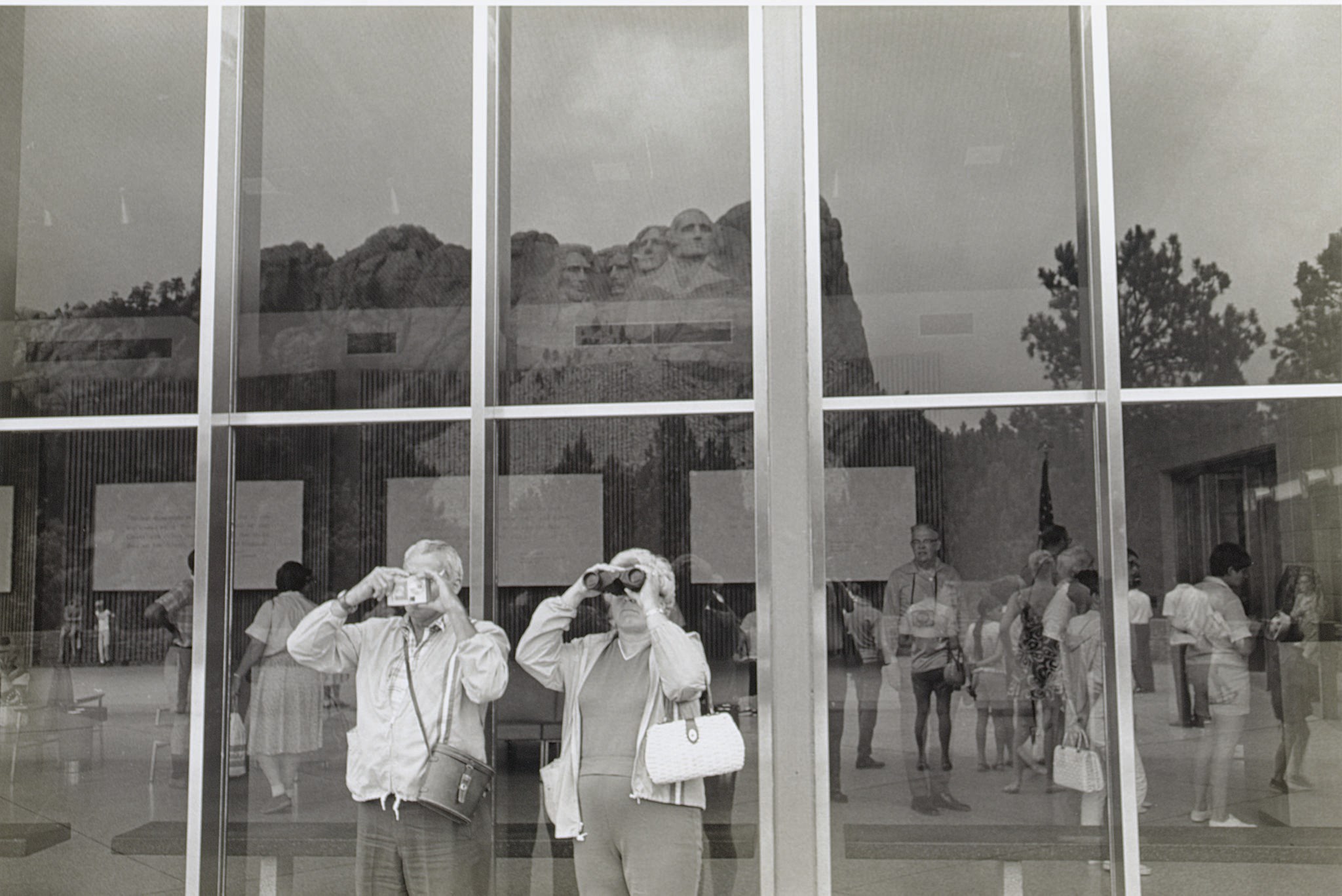 LEE FRIEDLANDER (B. 1934)