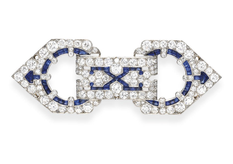 AN ART DECO DIAMOND AND SAPPHIRE BROOCH