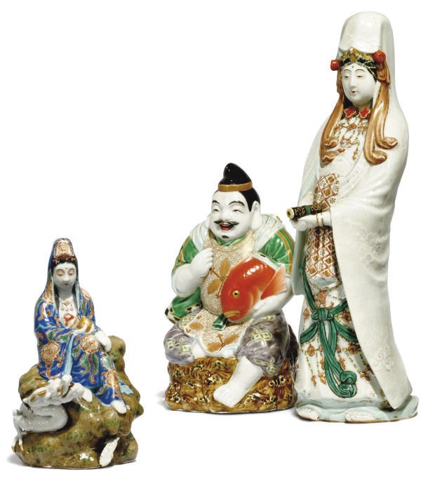 A GROUP OF THREE JAPANESE PORCELAIN OKIMONO