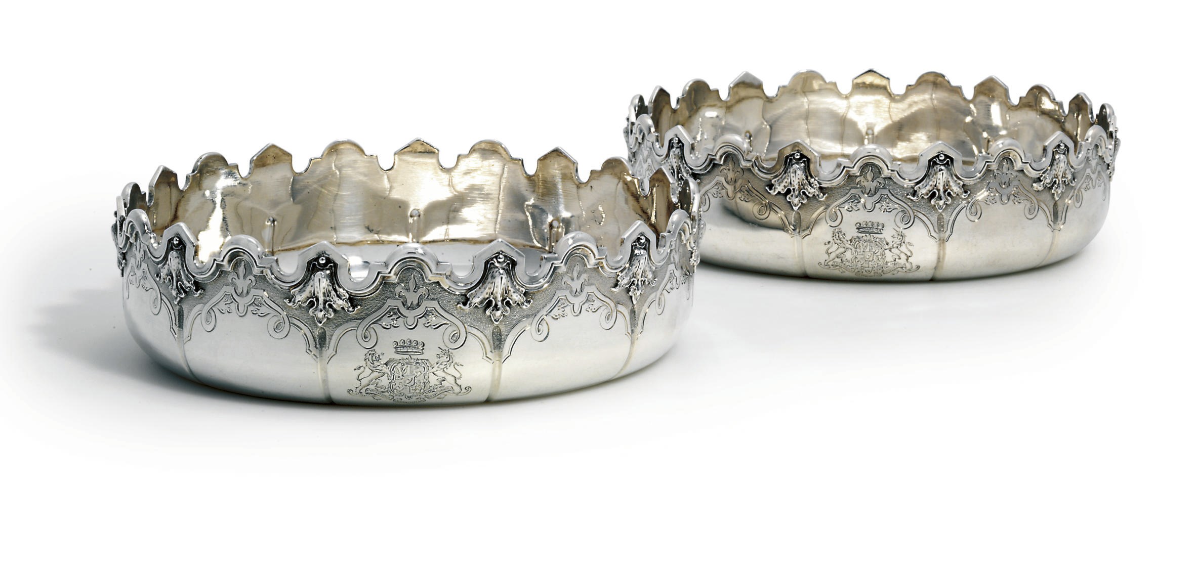 A PAIR OF VICTORIAN SILVER STRAWBERRY DISHES