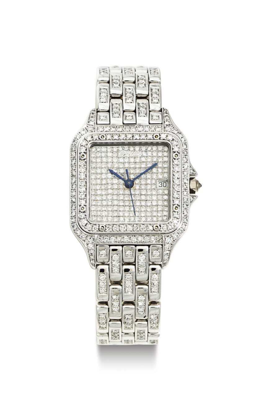 CARTIER. A LADY'S FINE 18K WHITE GOLD AND DIAMOND WRISTWATCH WITH CENTER SECONDS, DATE AND BRACELET