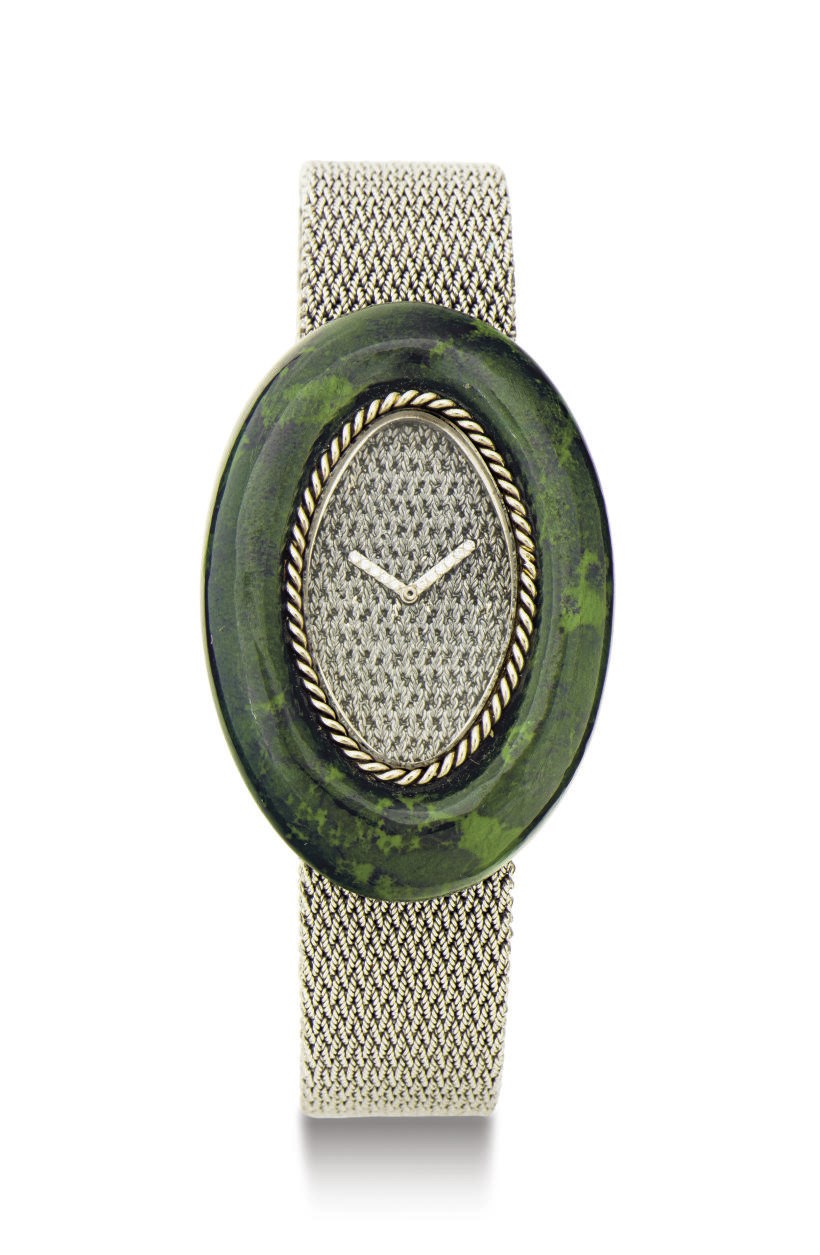 AUDEMARS PIGUET.  A LADY'S FINE 18K WHITE GOLD AND MALACHITE WRISTWATCH WITH BRACELET