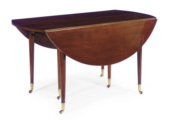 A FRENCH MAHOGANY EXTENDING DINING TABLE,