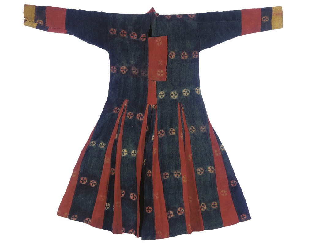 A HENNA-DYED MULTI-COLOURED ROBE