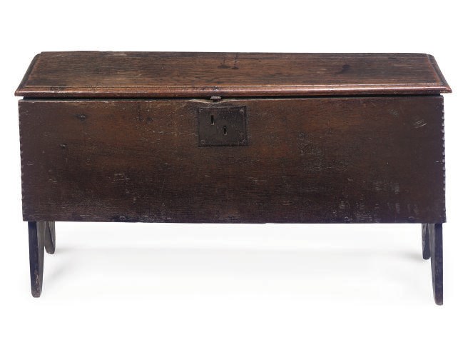 AN OAK PLANK CHEST