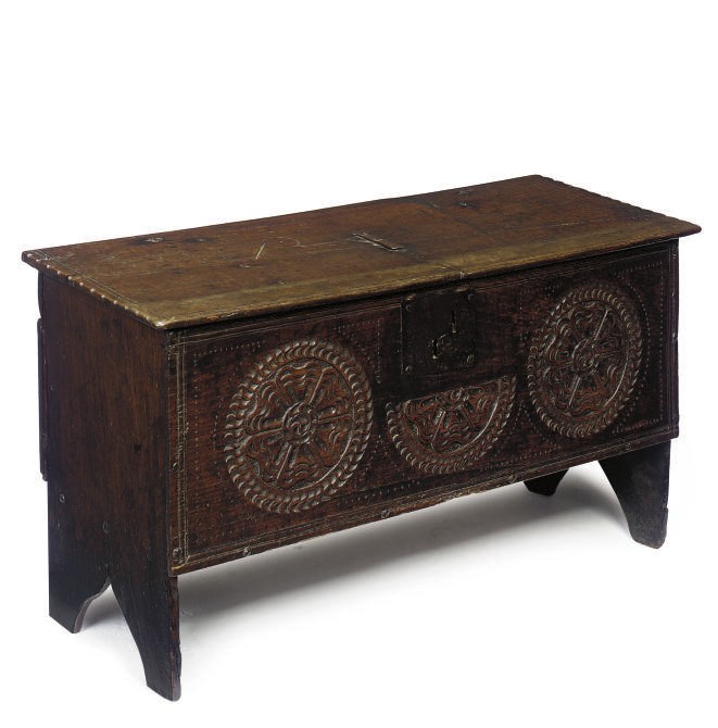 AN ENGLISH OAK PLANK CHEST