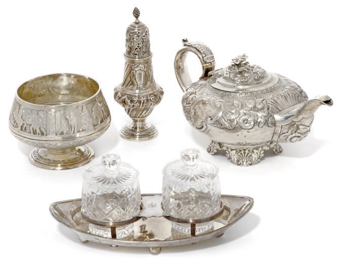 A GEORGE IV FLORAL-CHASED SILVER TEAPOT