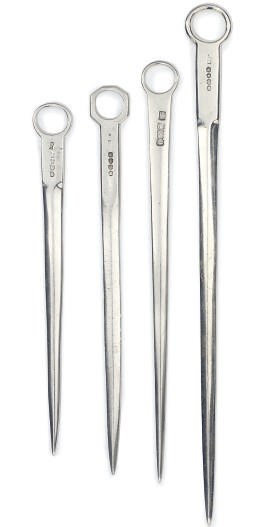 A GROUP OF FOUR GEORGE III/IV SILVER MEAT SKEWERS