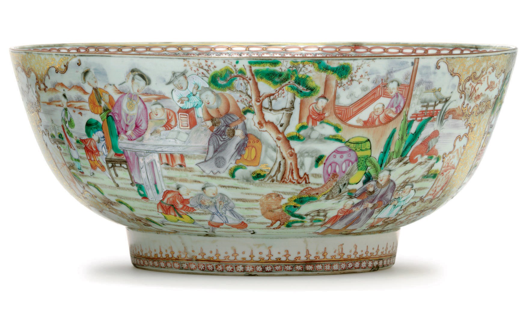 A LARGE FAMILLE ROSE AND GILT BOWL