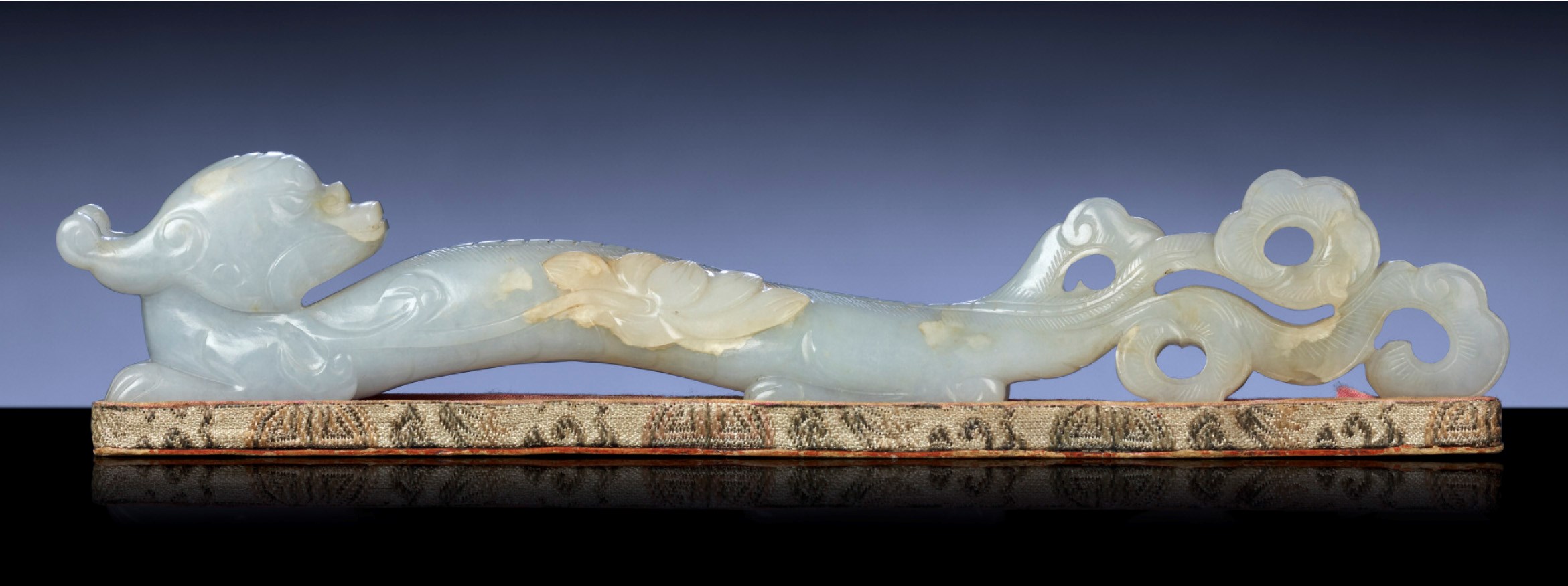 A WHITE JADE BRUSHREST