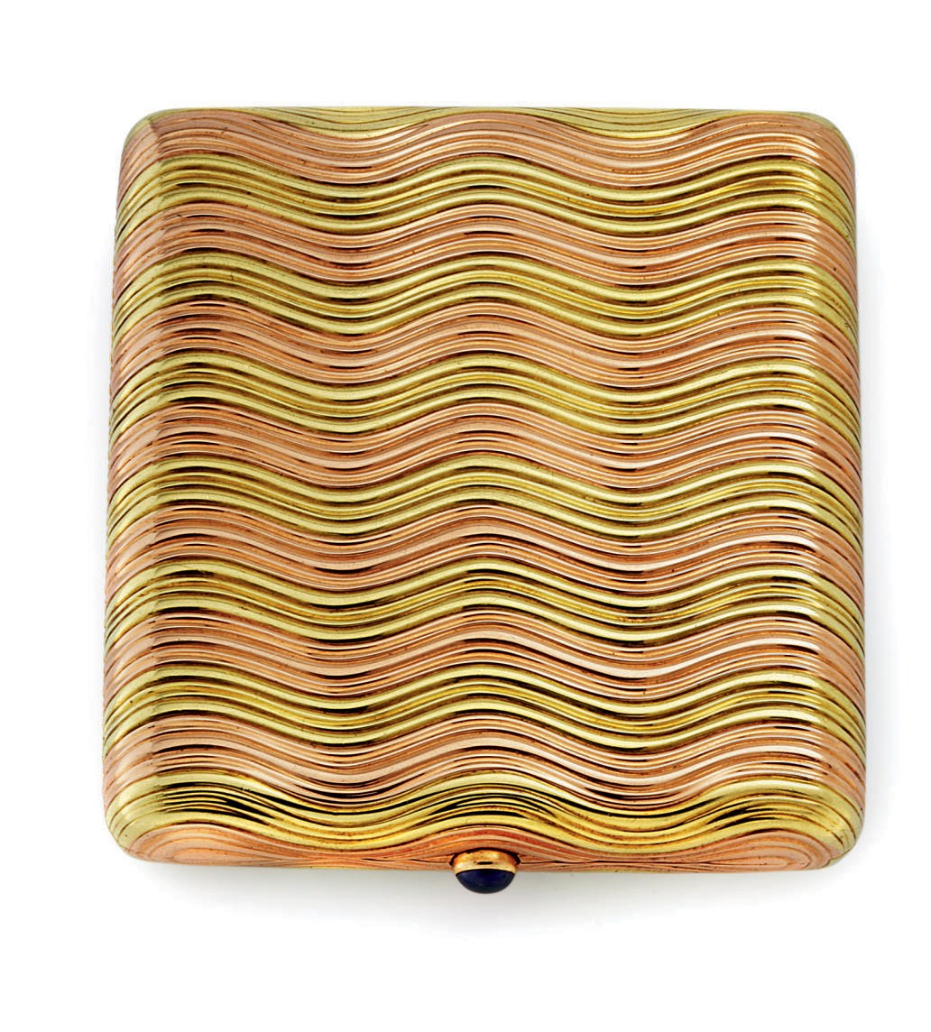 A two-colour gold cigarette case