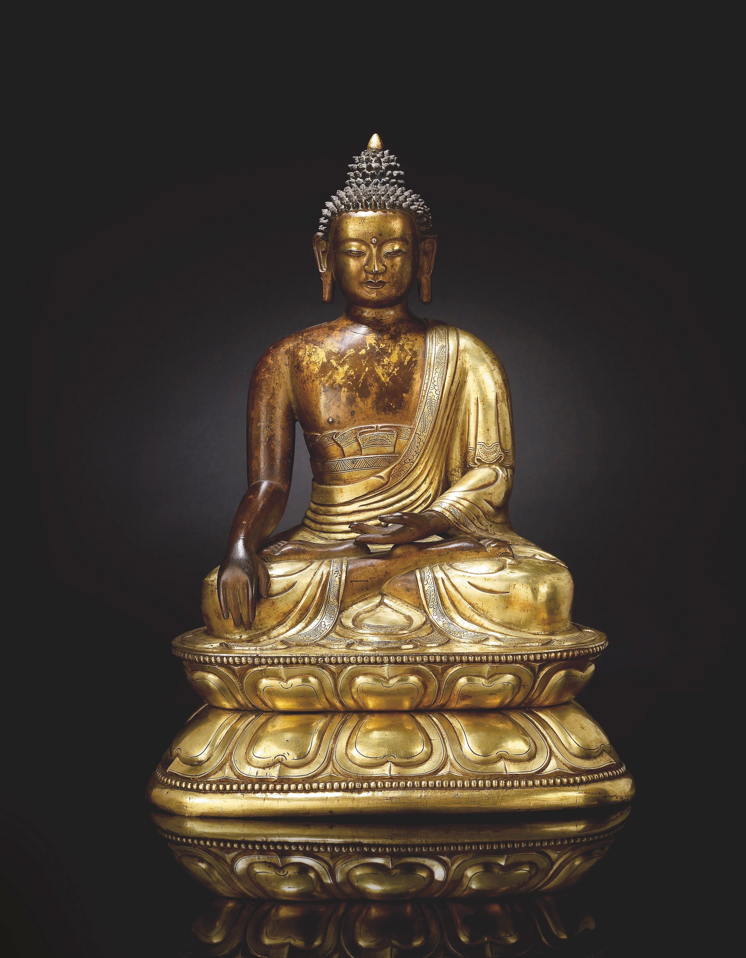 RARE STATUE DE BOUDDHA SHAKYAMUNI EN BRONZE DORE ET LAQUE