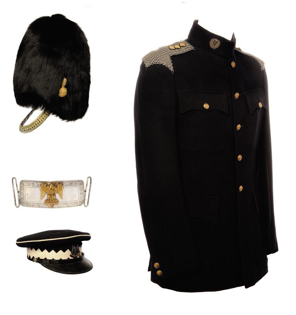 A QUANTITY OF UNIFORM ITEMS FOR THE ROYAL SCOTS GREYS