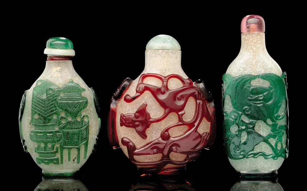 THREE GLASS OVERLAY SNOW STORM SNUFF BOTTLES