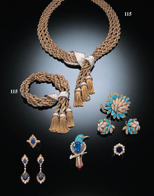 A SUITE OF DIAMOND AND 18K GOLD JEWELLERY