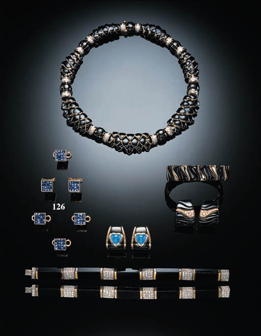 A SAPPHIRE DRESS-SET