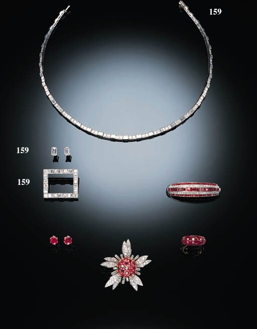 A SUITE OF DIAMOND JEWELLERY, BY VAN CLEEF & ARPELS