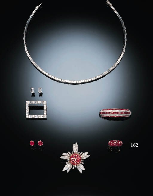 AN INVISIBLY-SET RUBY RING, BY VAN CLEEF & ARPELS