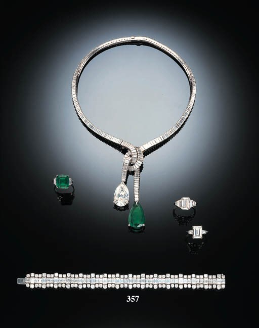 AN ATTRACTIVE DIAMOND BRACELET, BY HARRY WINSTON