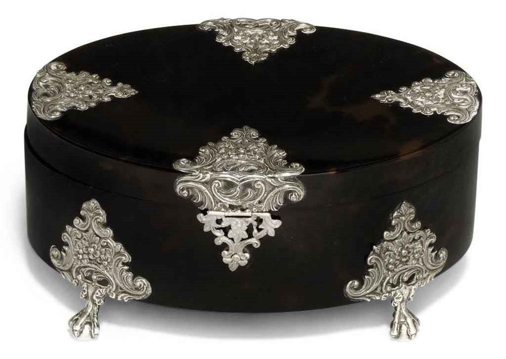AN EDWARDIAN TORTOISESHELL CASKET
