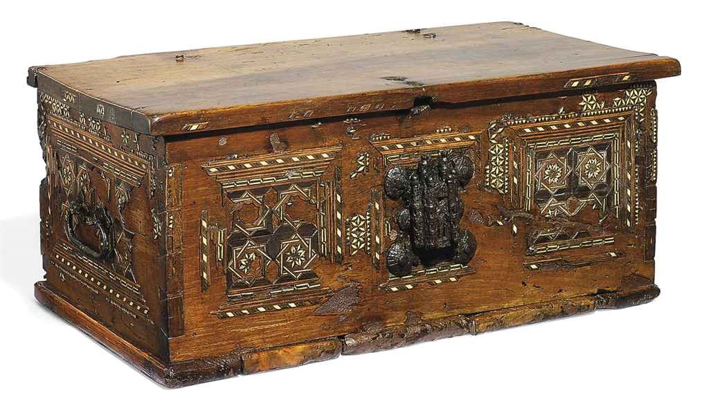 A POST-NASRID MOSAIC VENEERED WOOD CASKET