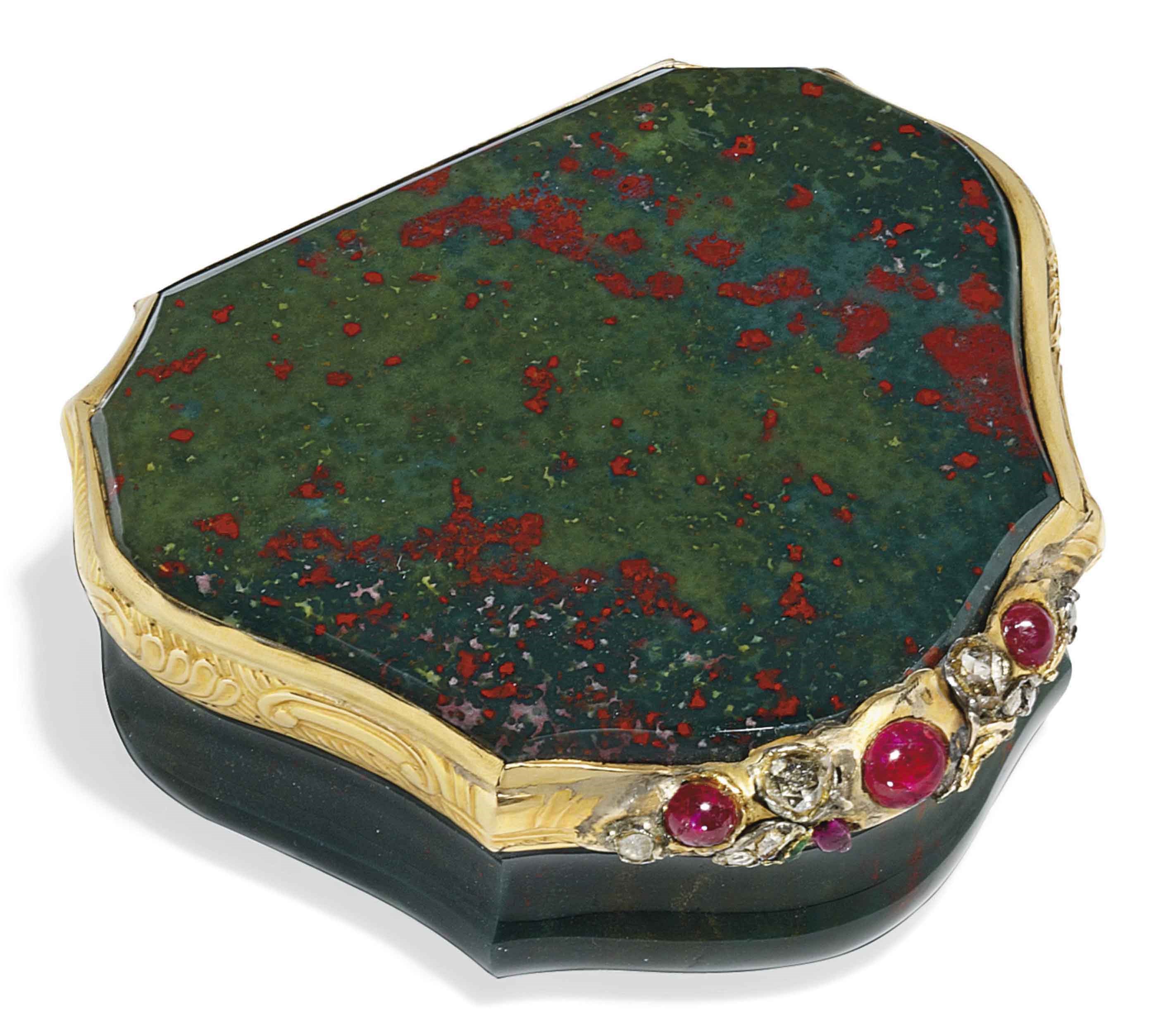 A CONTINENTAL GOLD-MOUNTED HARDSTONE SNUFF-BOX