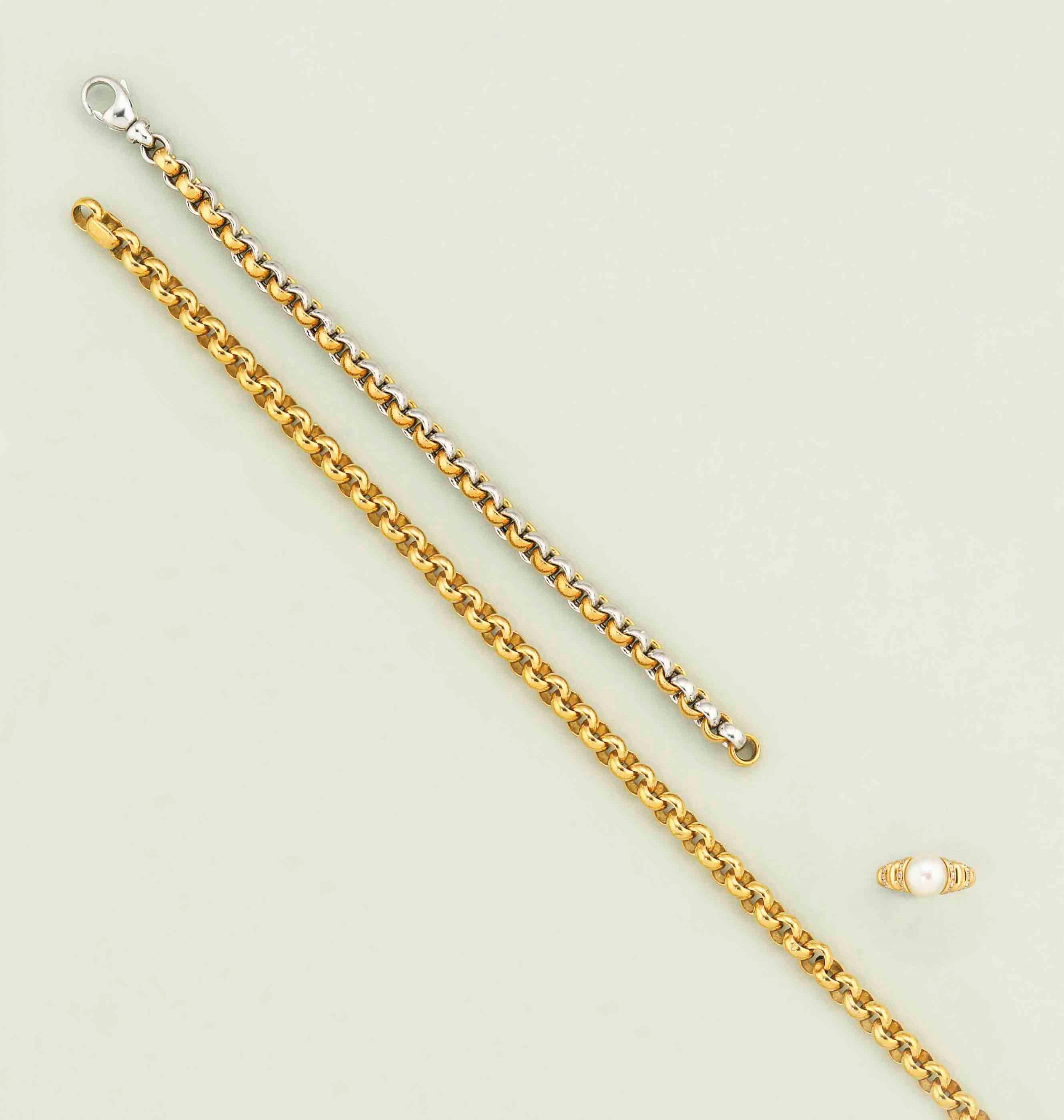 A collection of jewellery