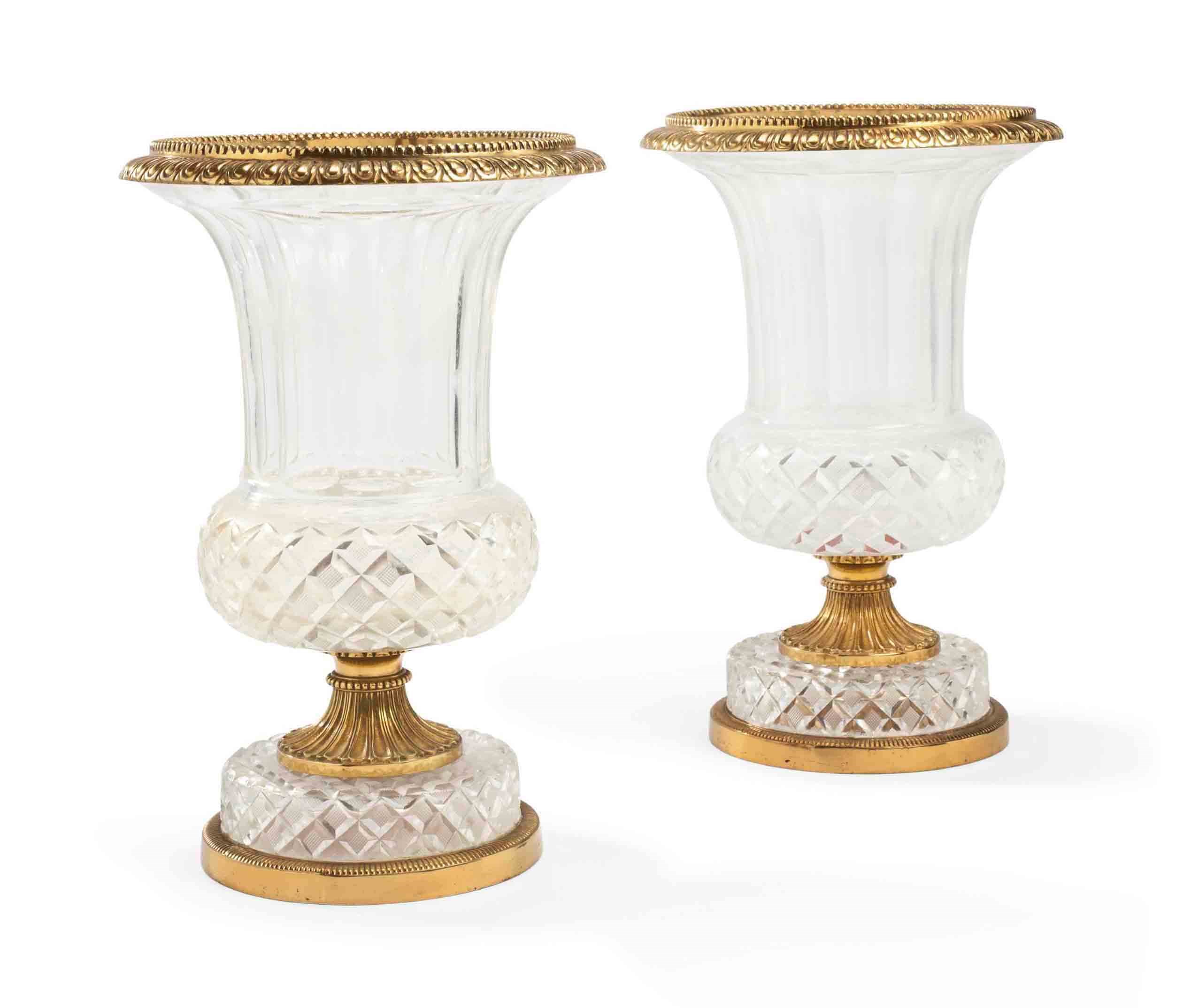 PAIRE DE VASES EN CRISTAL A MONTURE EN BRONZE DORE DU DEBUT DU XXEME SIECLE, ATTRIBUES A LA MAISON TOULOUSE