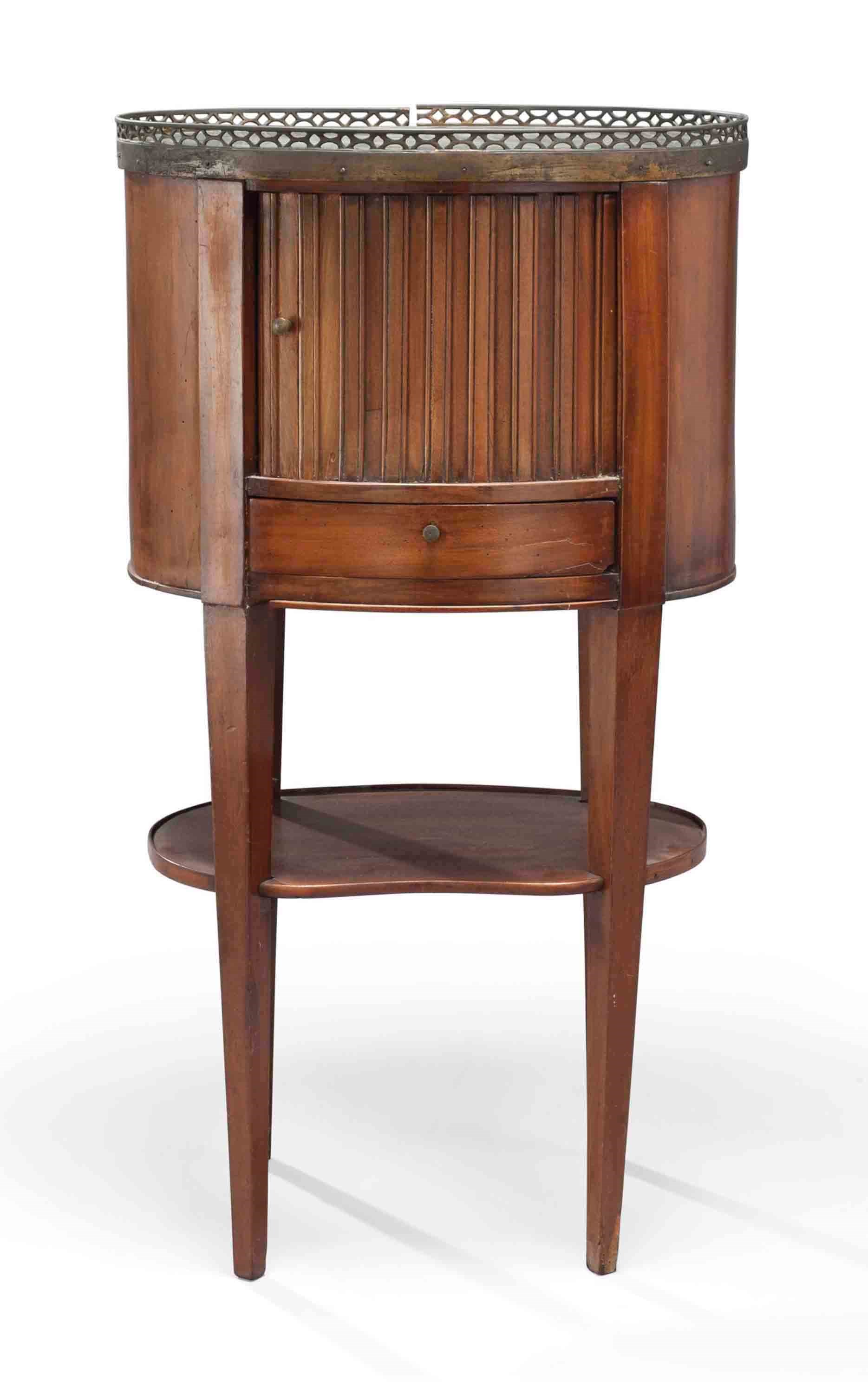 TABLE DE CHEVET DE LA PREMIERE MOITIE DU XIXEME SIECLE