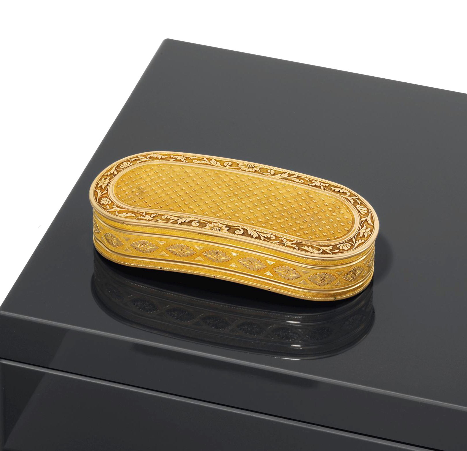 A FRENCH GOLD SNUFF-BOX
