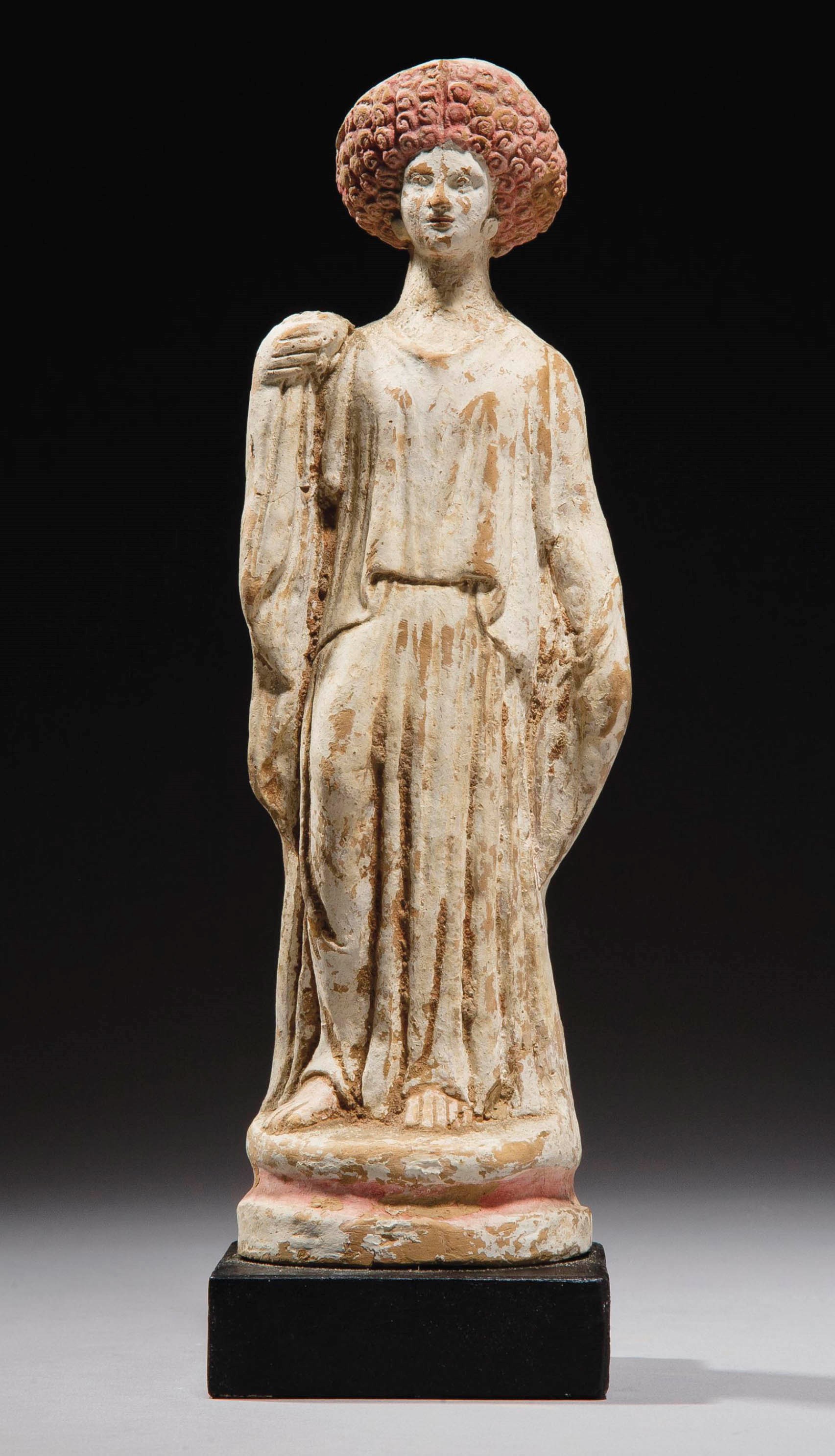 STATUETTE FEMININE EN TERRE CUITE