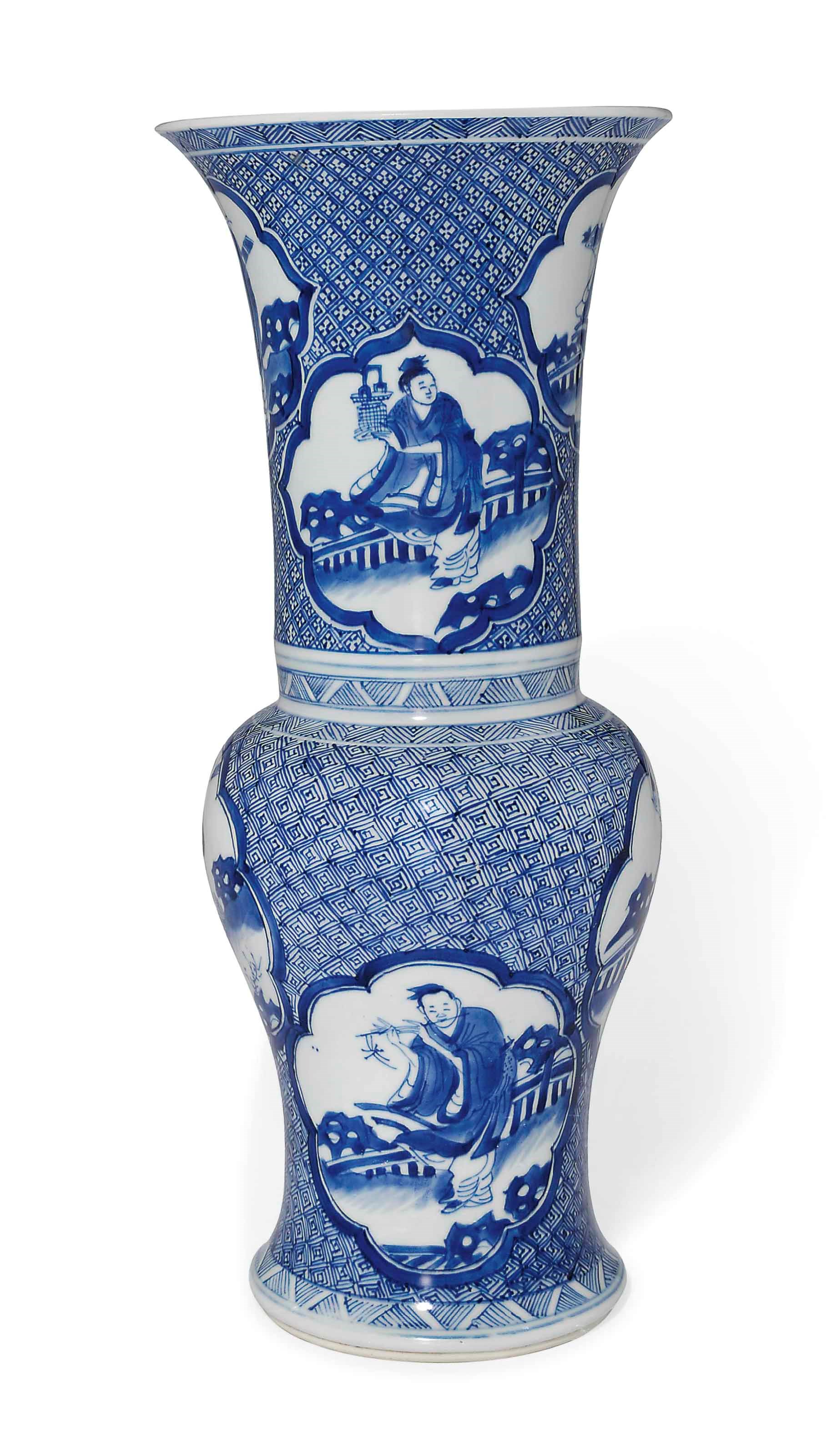 A CHINESE BLUE AND WHITE 'PHOENIX-TAIL' VASE