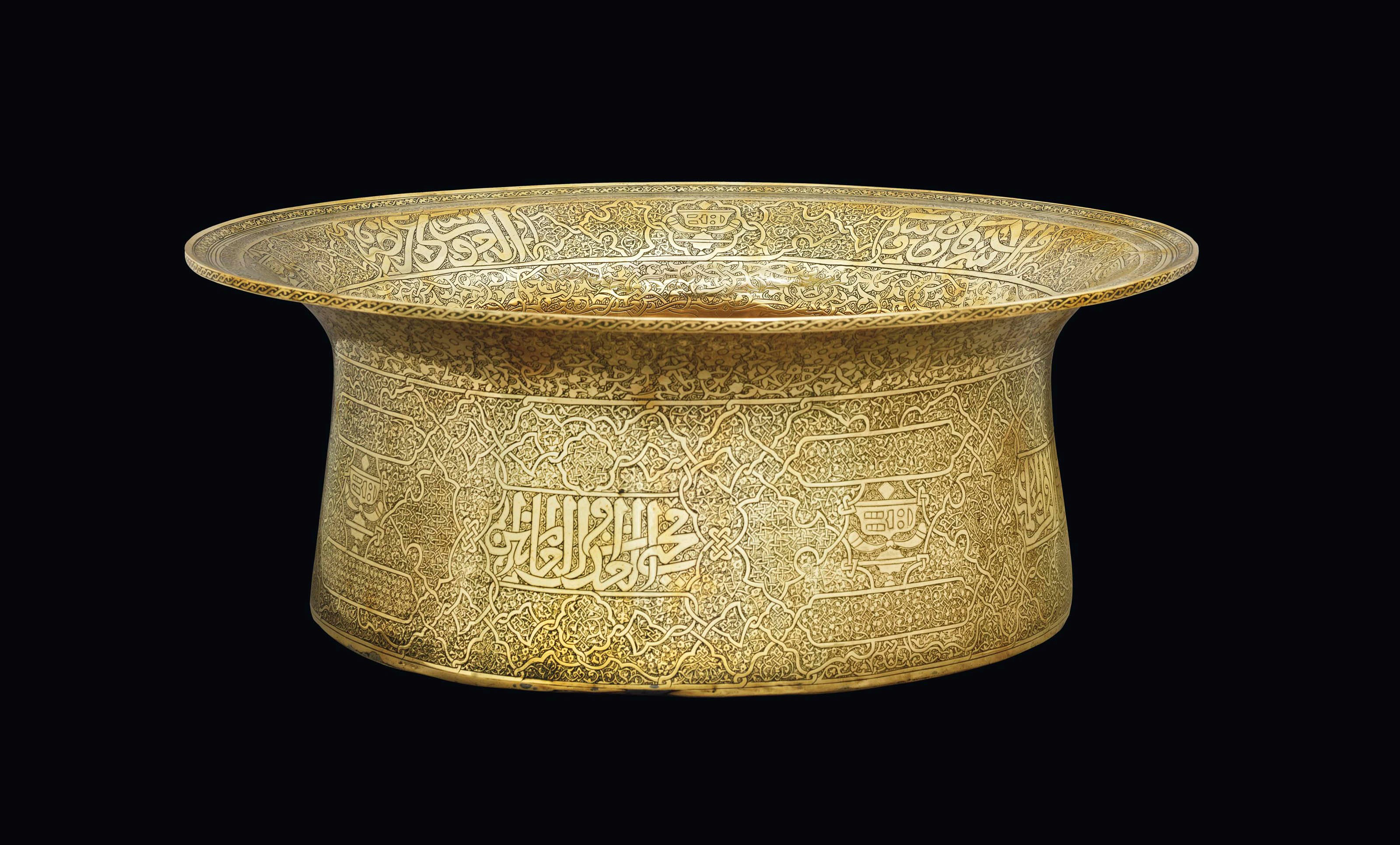 A LARGE LATE MAMLUK BRASS BASIN