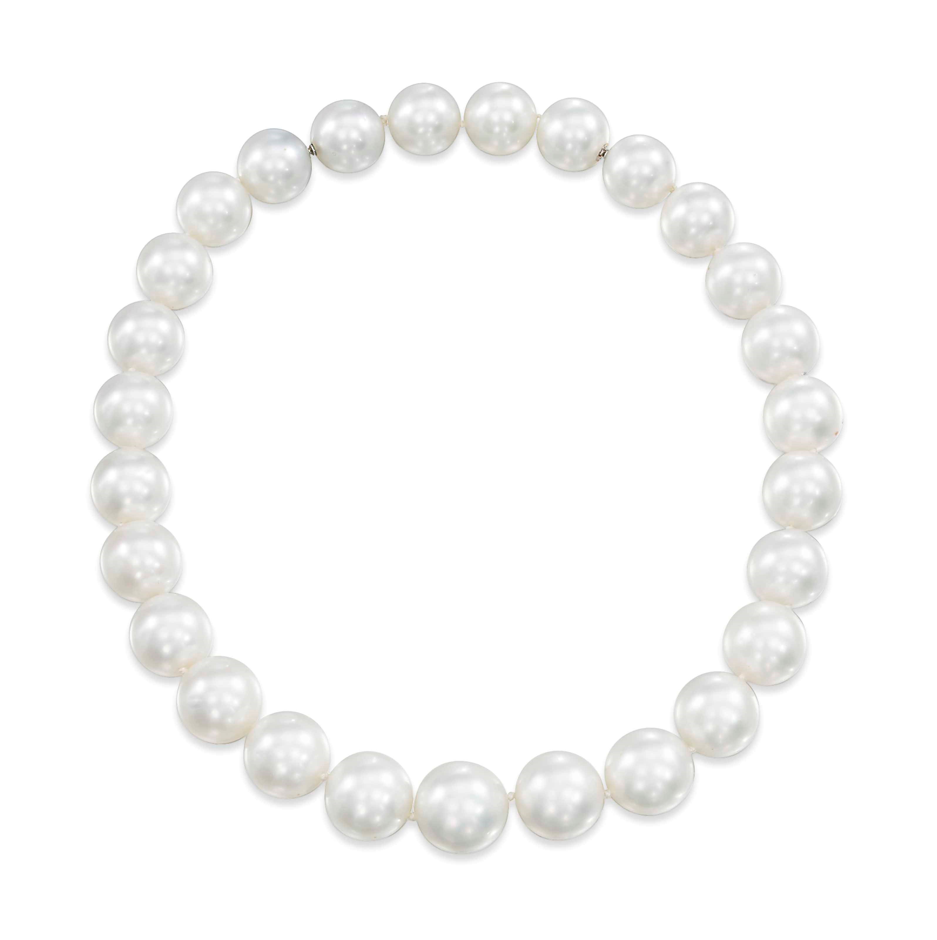 A CULTURED PEARL NECKLACE
