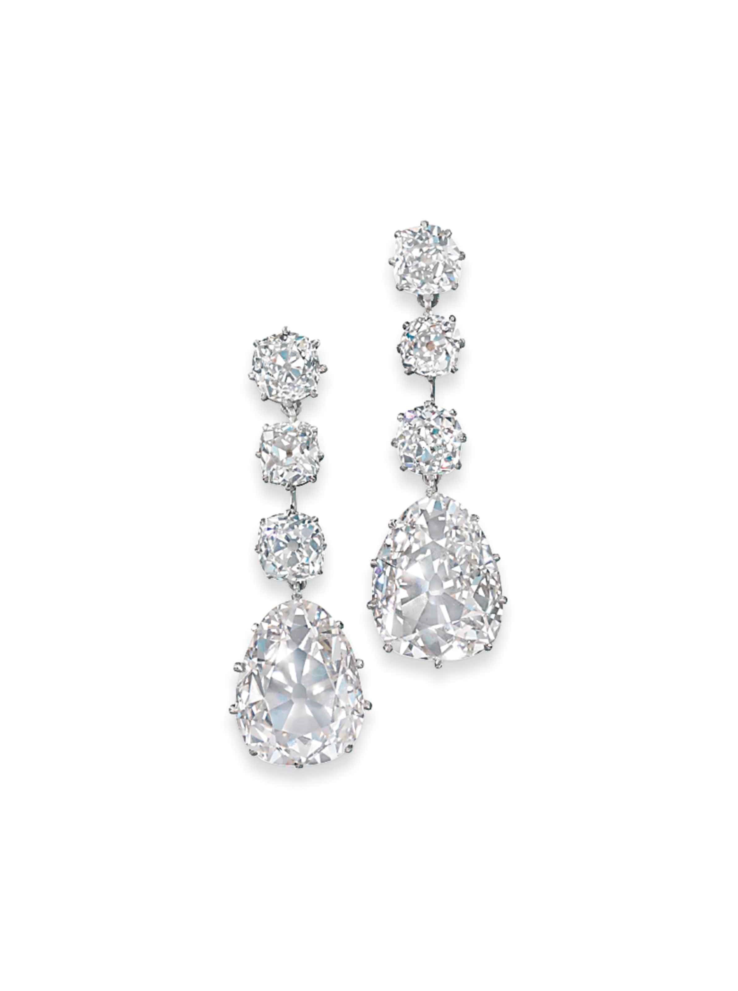 A PAIR OF DIAMOND EAR PENDANTS