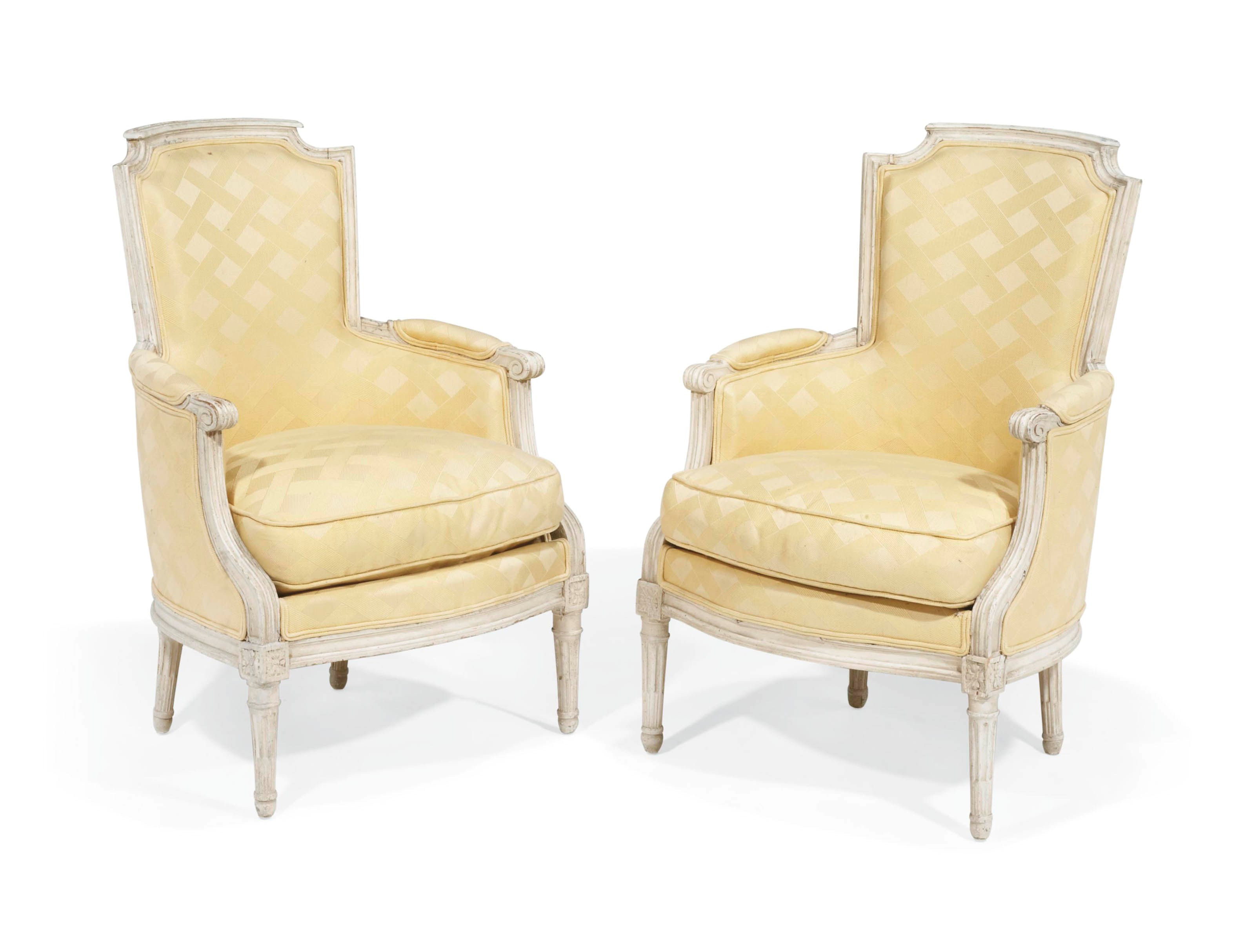 PAIRE DE BERGERES D'EPOQUE LOUIS XVI