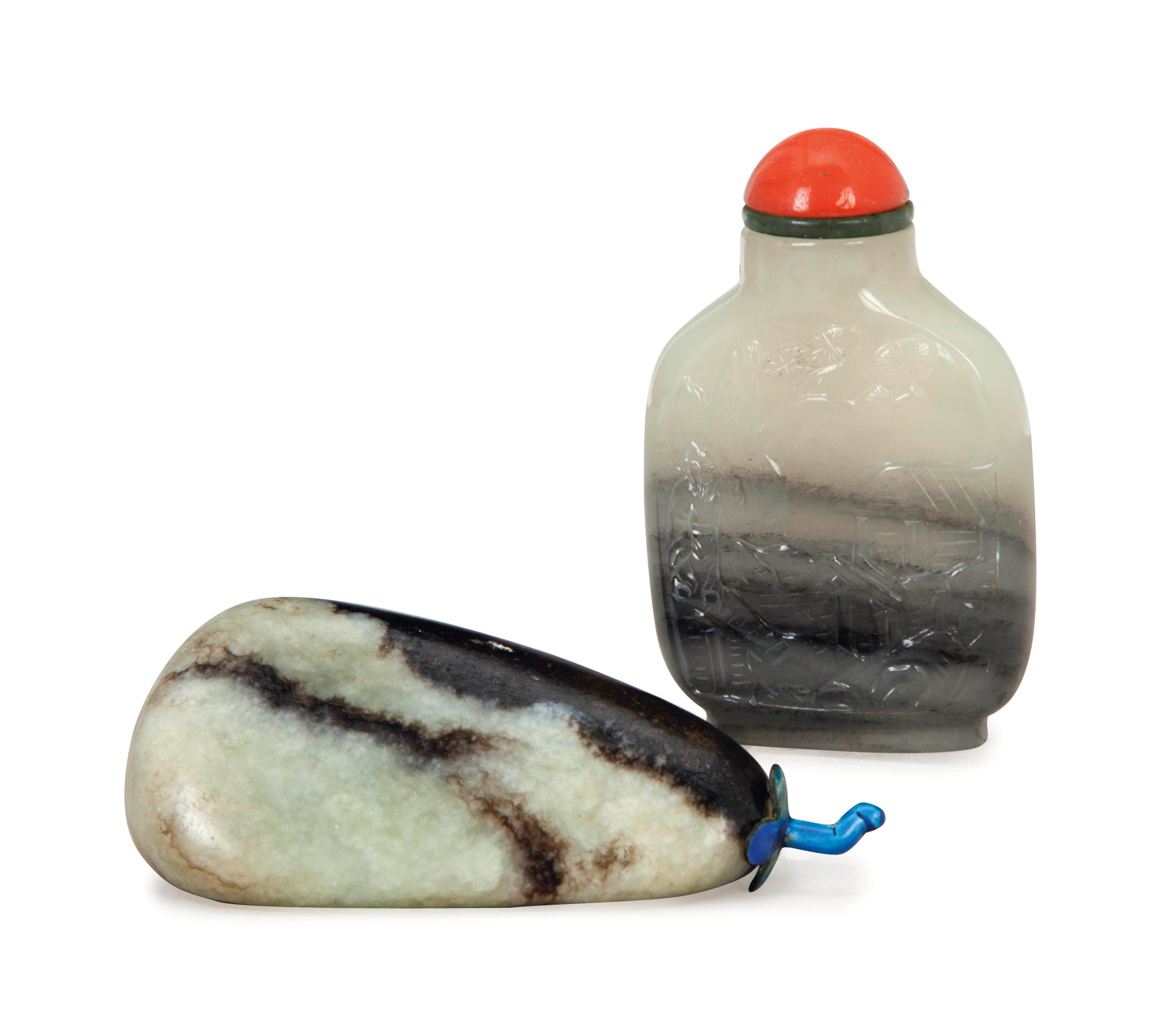 TWO CHINESE JADE SNUFF BOTTLES,