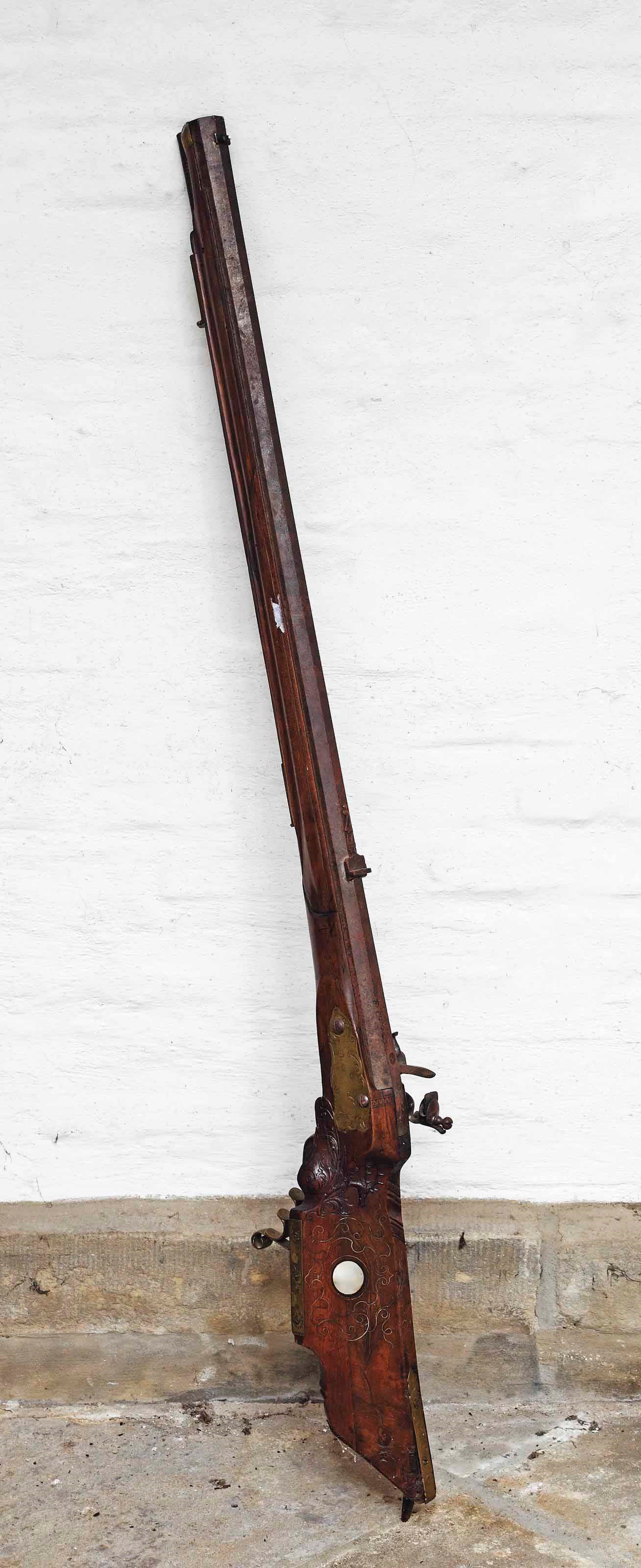 A GERMAN FLINTLOCK SPORTING RIFLE