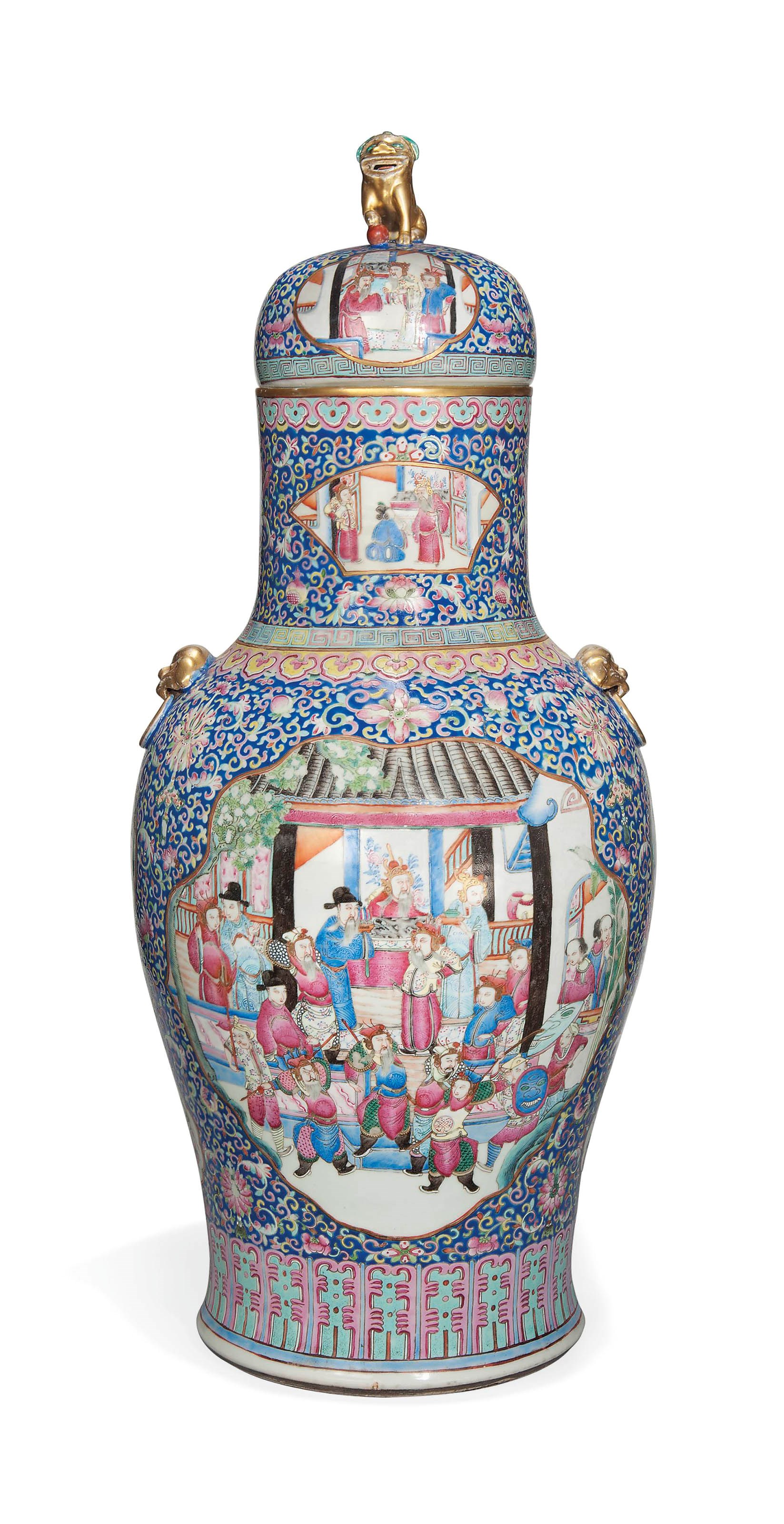 A LARGE CHINESE FAMILLE ROSE VASE AND COVER