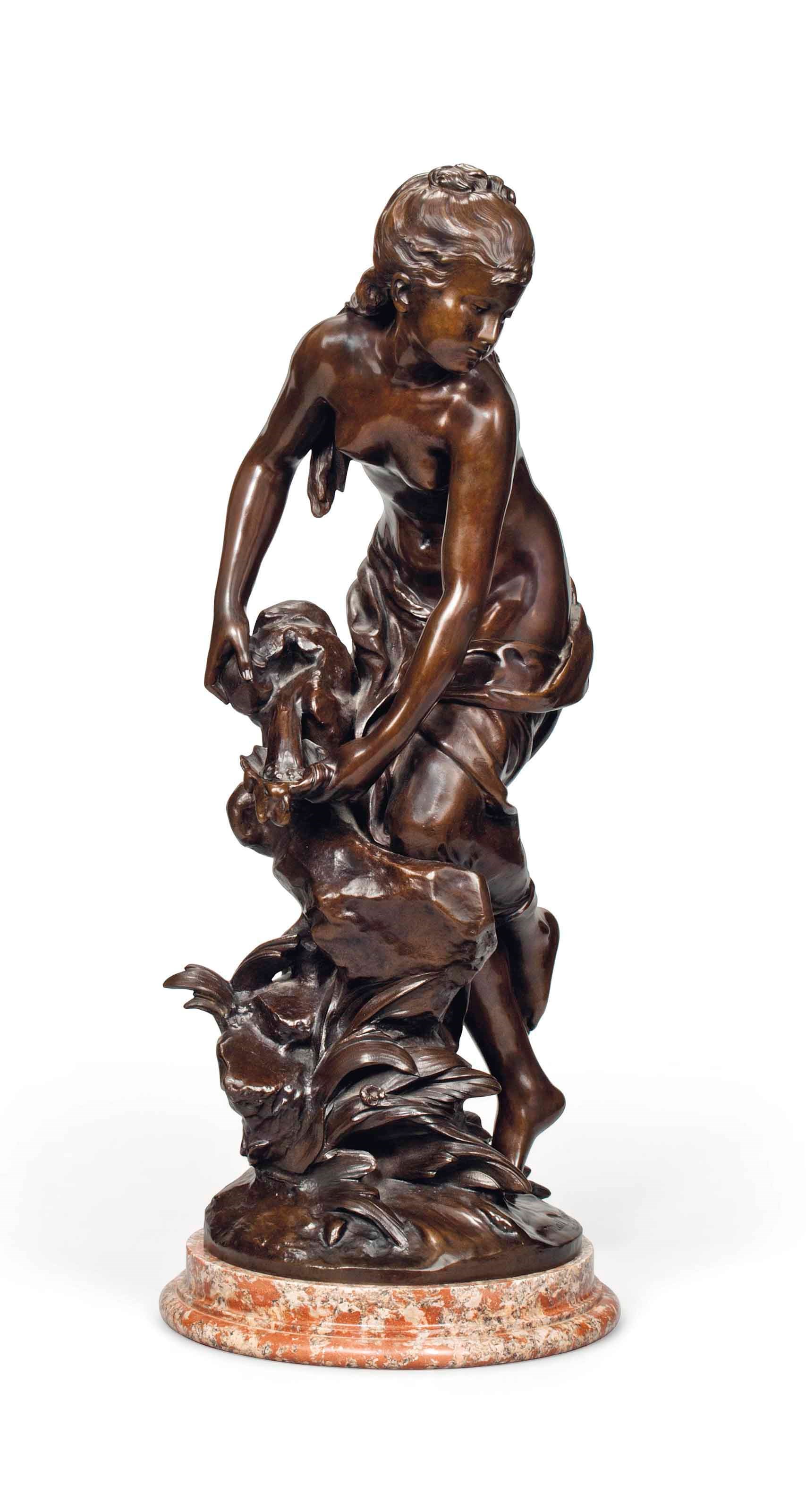 A FRENCH BRONZE FIGURE OF A MAIDEN
