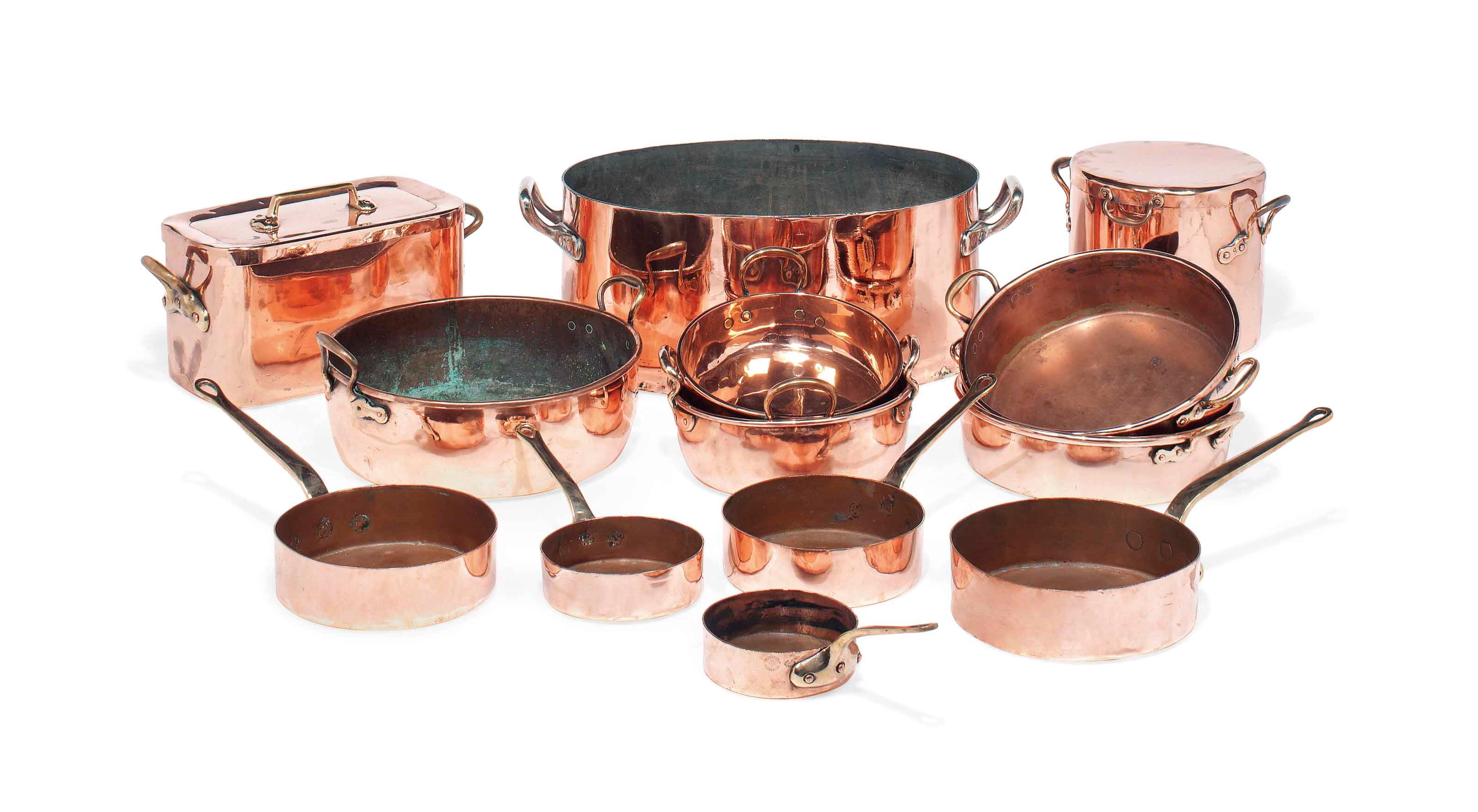 AN ASSEMBLED VICTORIAN AND EDWARDIAN COPPER BATTERIE-DE-CUISINE