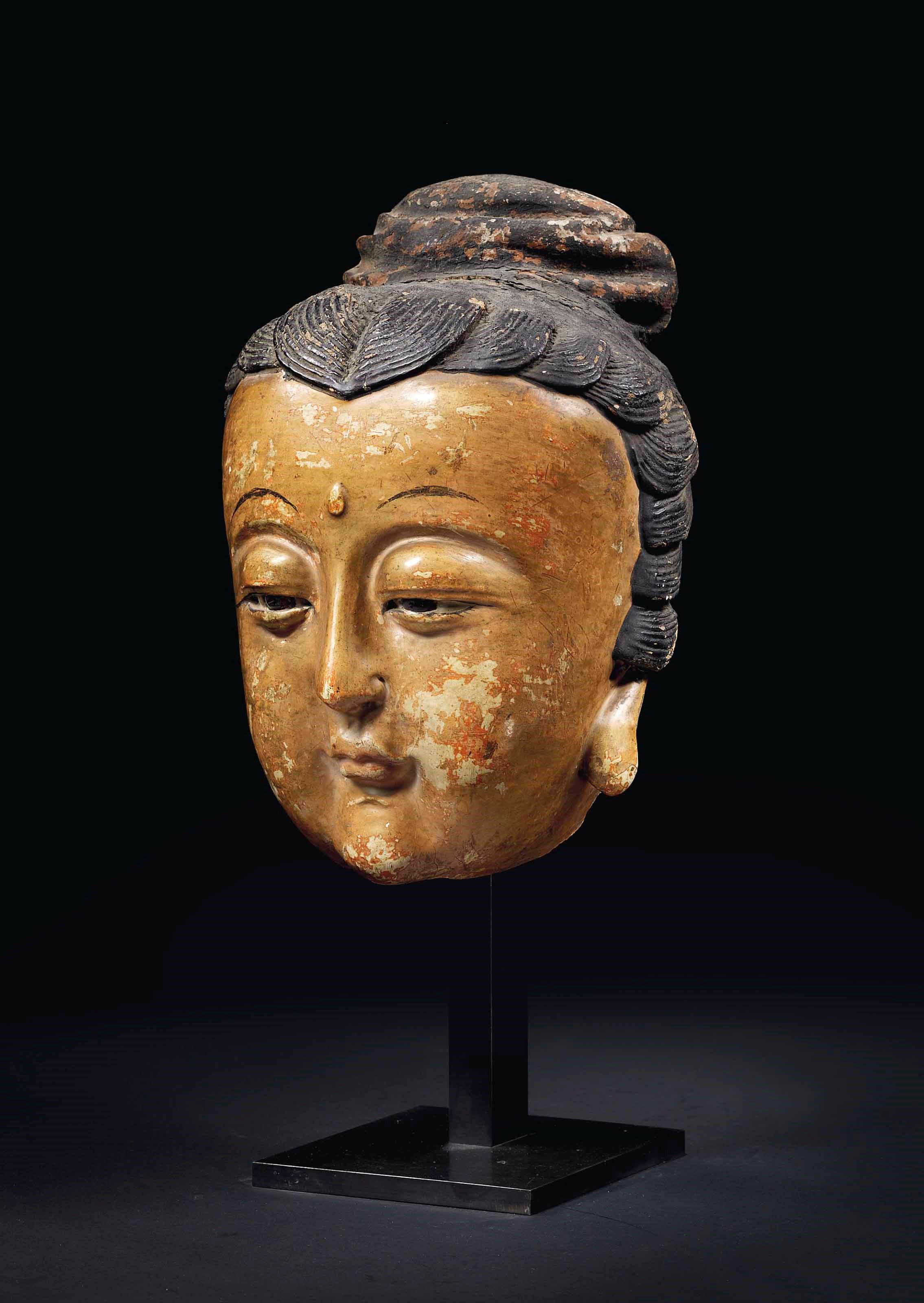 TETE DE GUANYIN EN STUC POLYCHROME