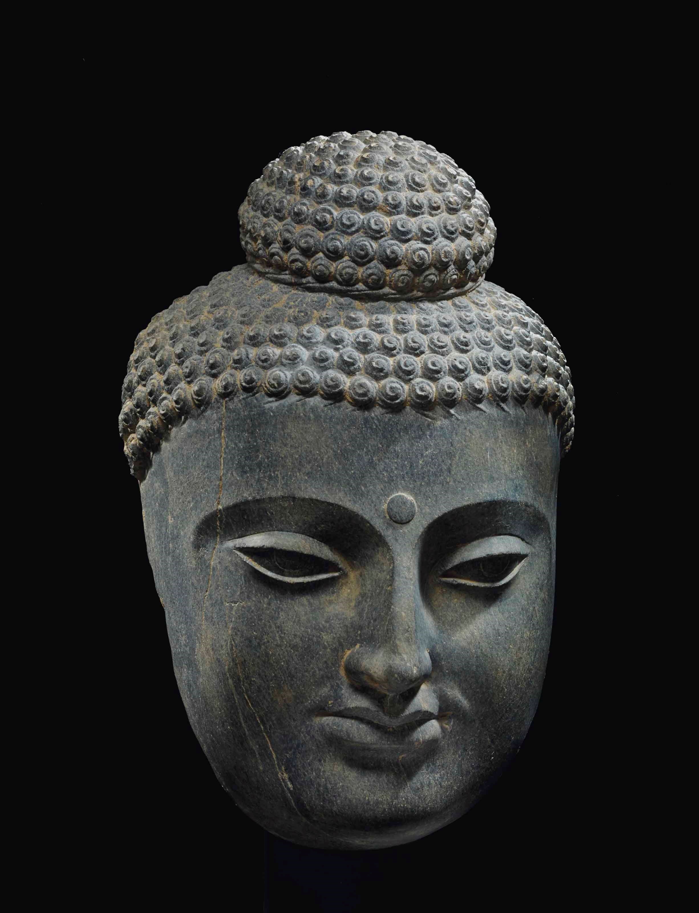 TETE DE BOUDDHA SHAKYAMUNI EN SCHISTE GRIS