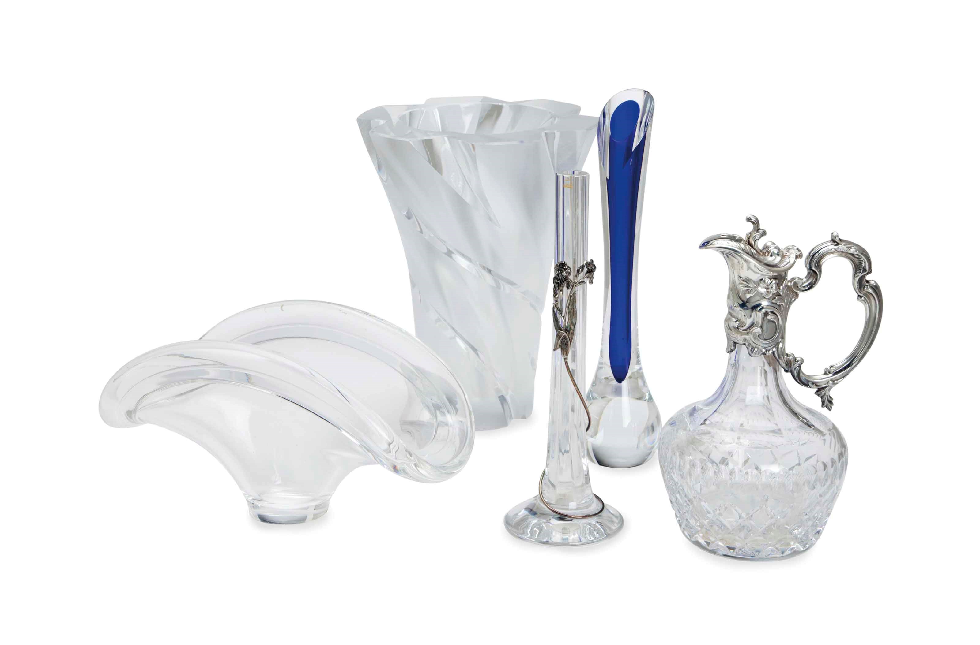 A GROUP OF CONTINENTAL AND AMERICAN GLASS TABLEWARES,