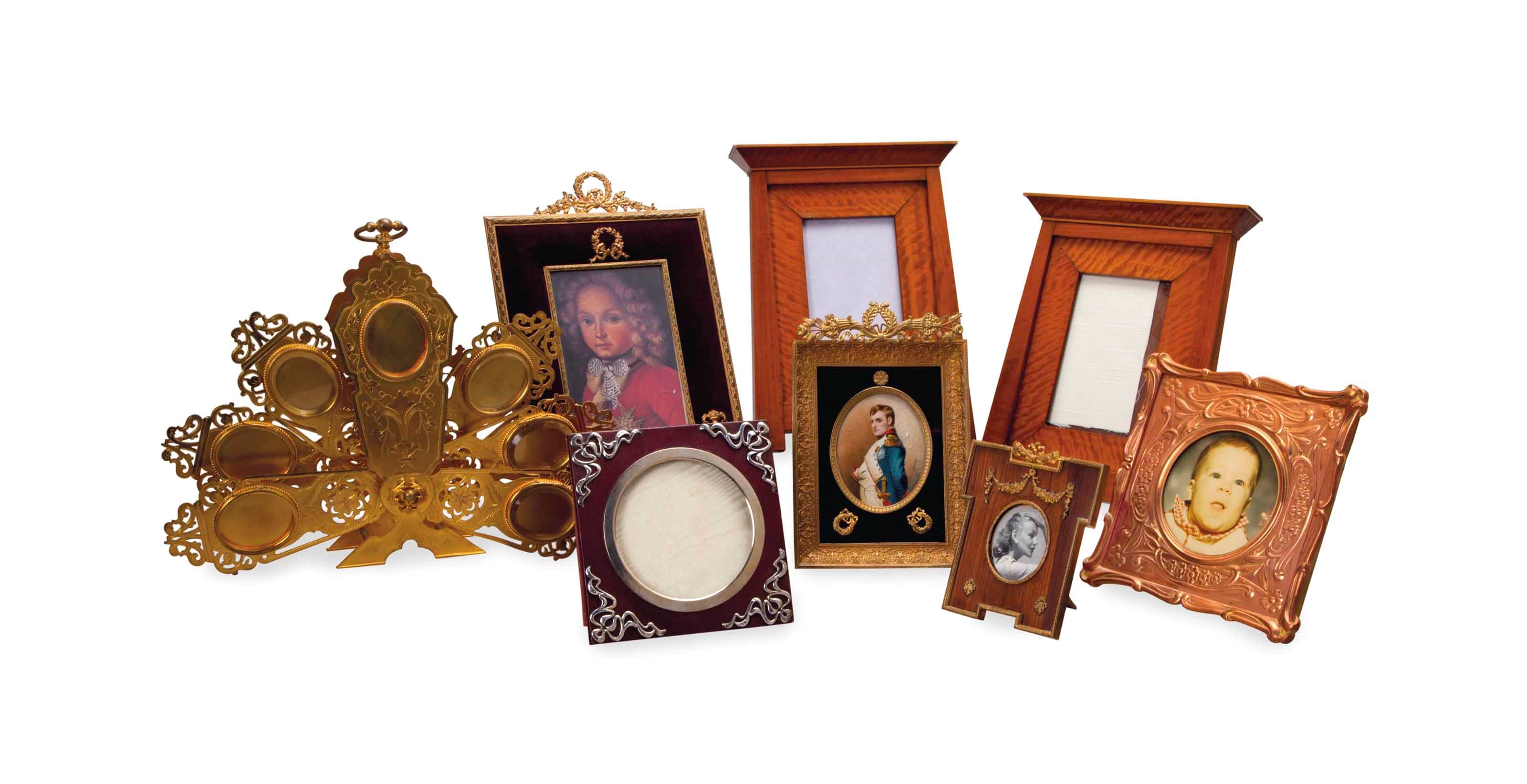 A GROUP OF EIGHT PICTURE FRAMES,