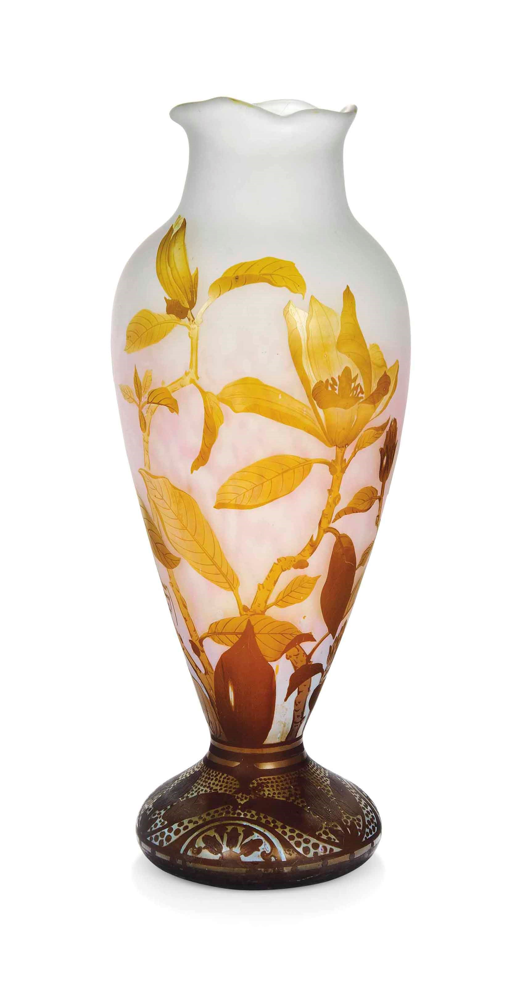 A DAUM CAMEO GLASS VASE