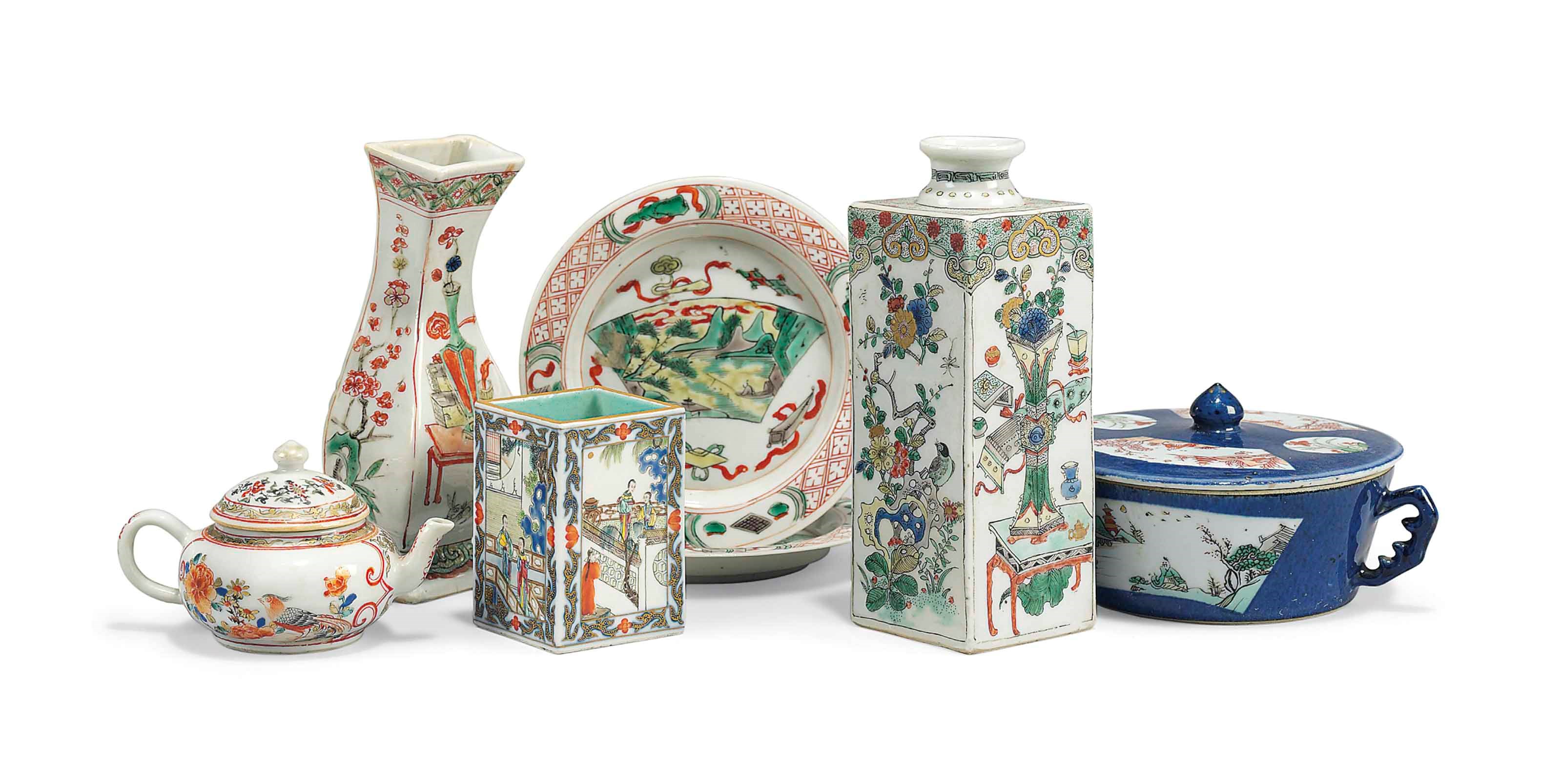 A GROUP OF SMALL CHINESE PORCELAIN VESSELS